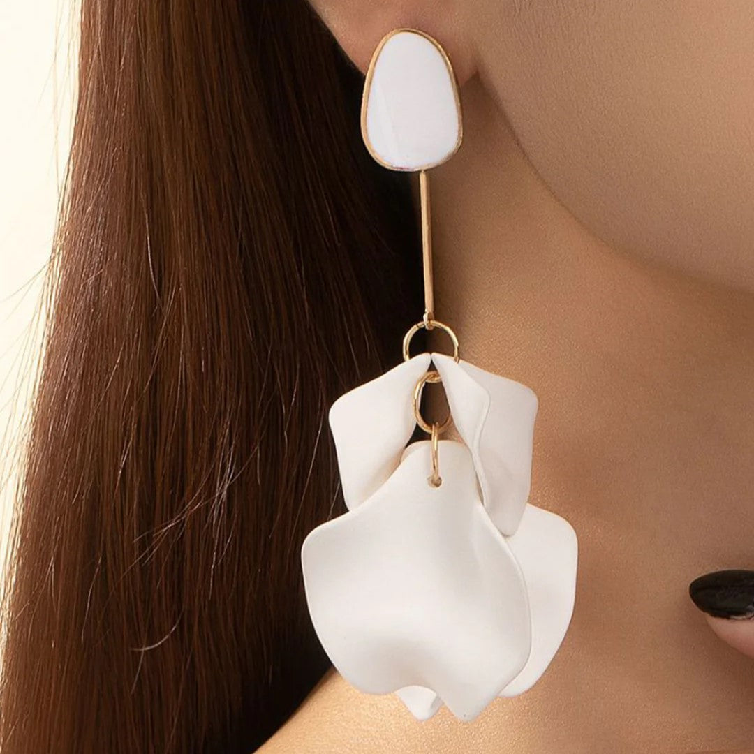 Modern white flower dangle earrings