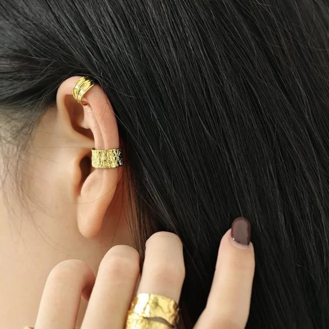 Structured huggie earrings